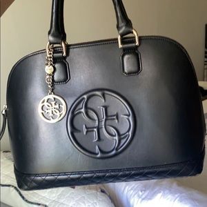 GUESS BLACK HAND BAG